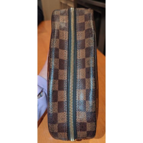 Louis Vuitton Damier Ebene Toiletry Bag 25 - Picture 8 of 12